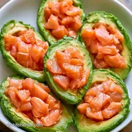 Gef&uuml;llte Avocado Fingerfood mit Frischk&auml;se