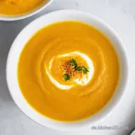 Goldener Herbsttraum K&uuml;rbissuppe mit Kokosmilch Ingwer