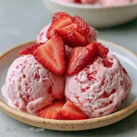 Erdbeereis mit Mascarpone: Cremig