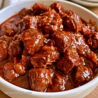 Rindergulasch aus dem Dutch Oven