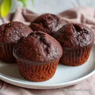 Schoko Muffins: Saftiges Rezept mit Zartbitter in 35 Minuten