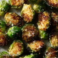 Smashed Rosenkohl mit Parmesan knusprig gebacken: Crispy Baked