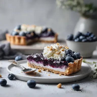 BlaubeerTarte mit Vanilleschmand und Streuseln: Cremiger Sonntagskuchen Rezeptkarte