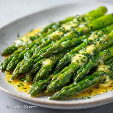 Gr&uuml;ner Spargel Kr&auml;uterbutter in 20 Min Rezeptkarte