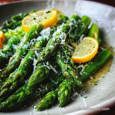 Gr&uuml;ner Spargel mit Parmesan und Zitrone: Pan-Seared in 15 Minutes Rezeptkarte